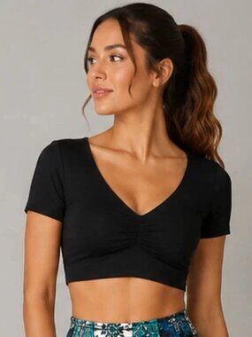 Naked Wardrobe Black Short Sleeve V-Neck Crop Top M NWOT